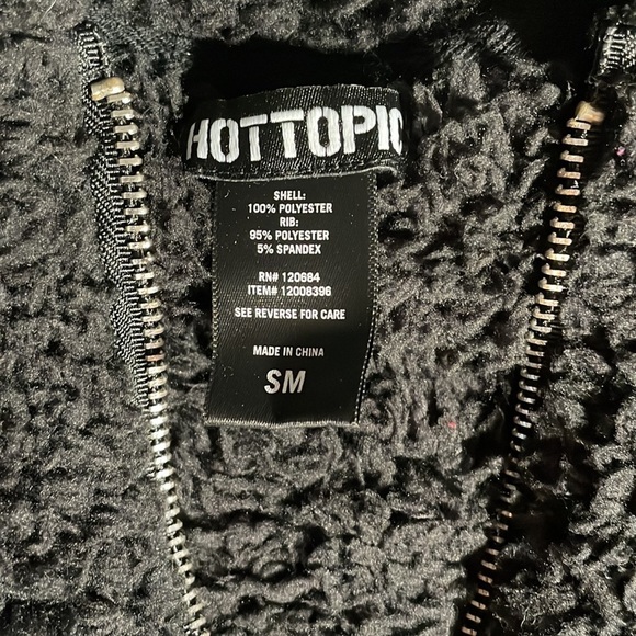 HOT TOPIC crop top long sleeve fleece pullover hoodie in women’s size small - Picture 4 of 6